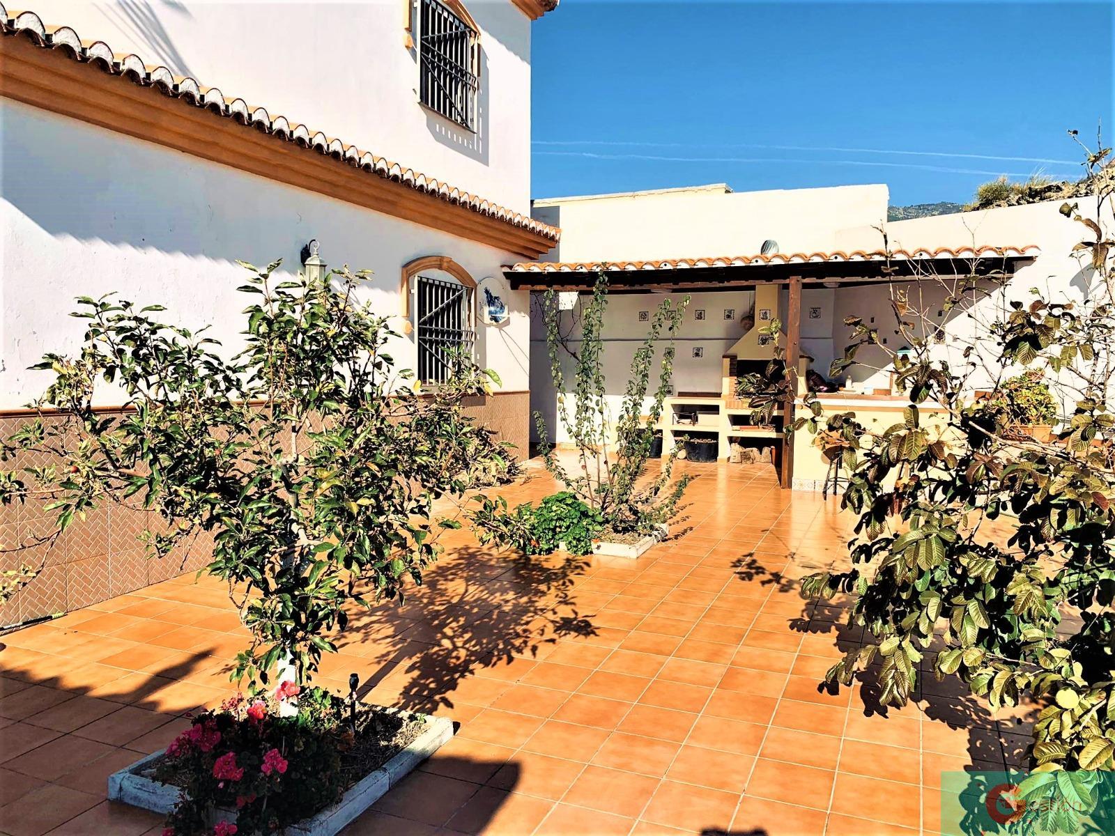 Venta de finca rústica en Molvízar