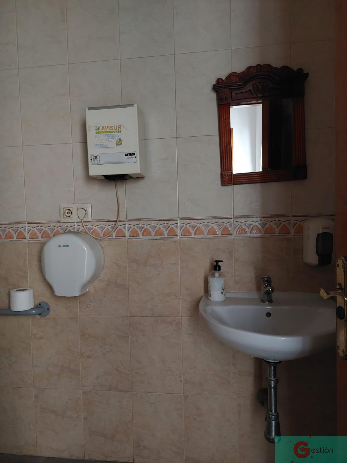 Venta de local en Salobreña