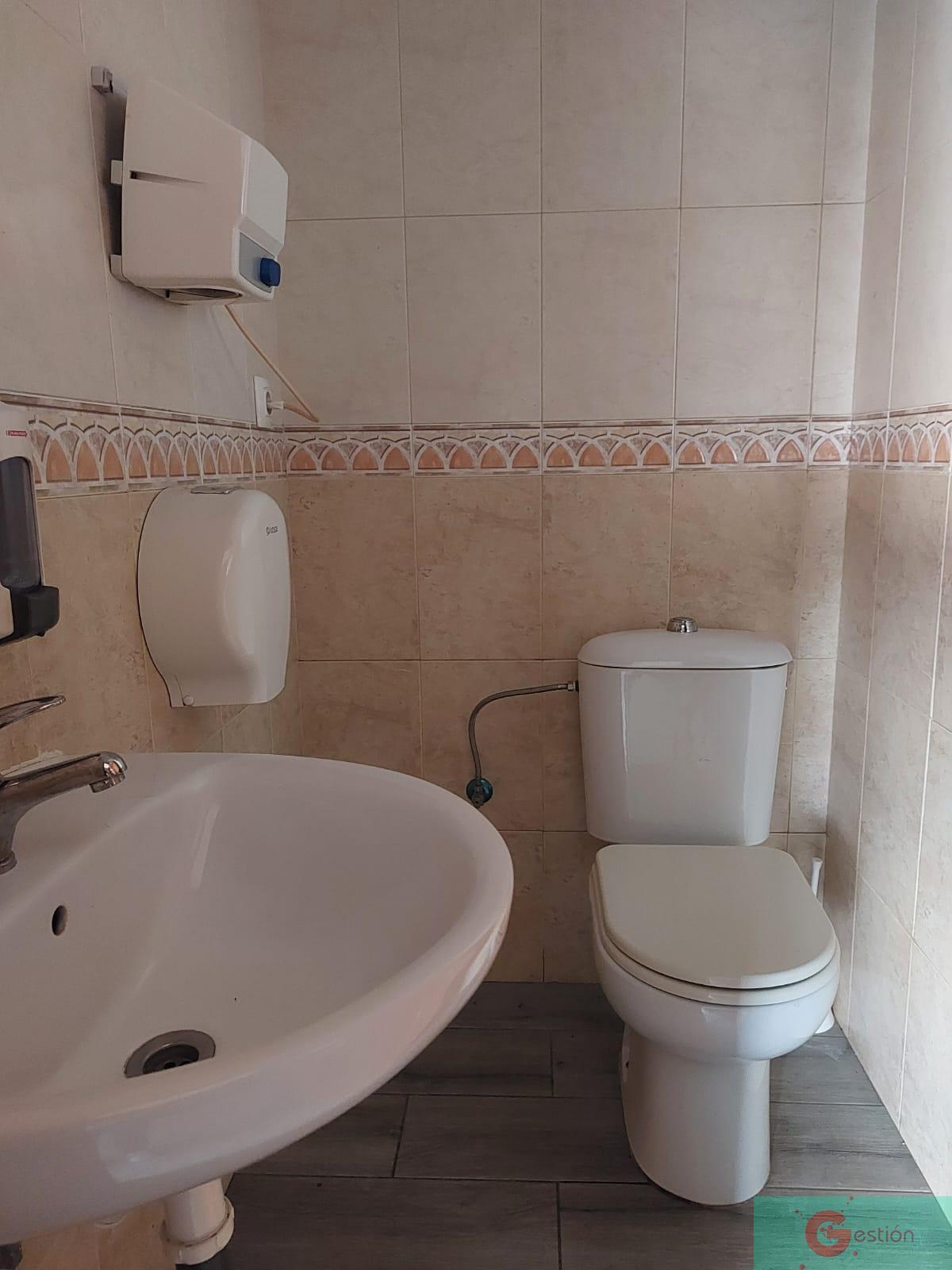Venta de local en Salobreña