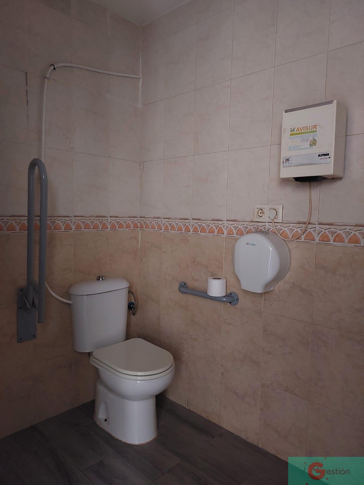 Venta de local en Salobreña