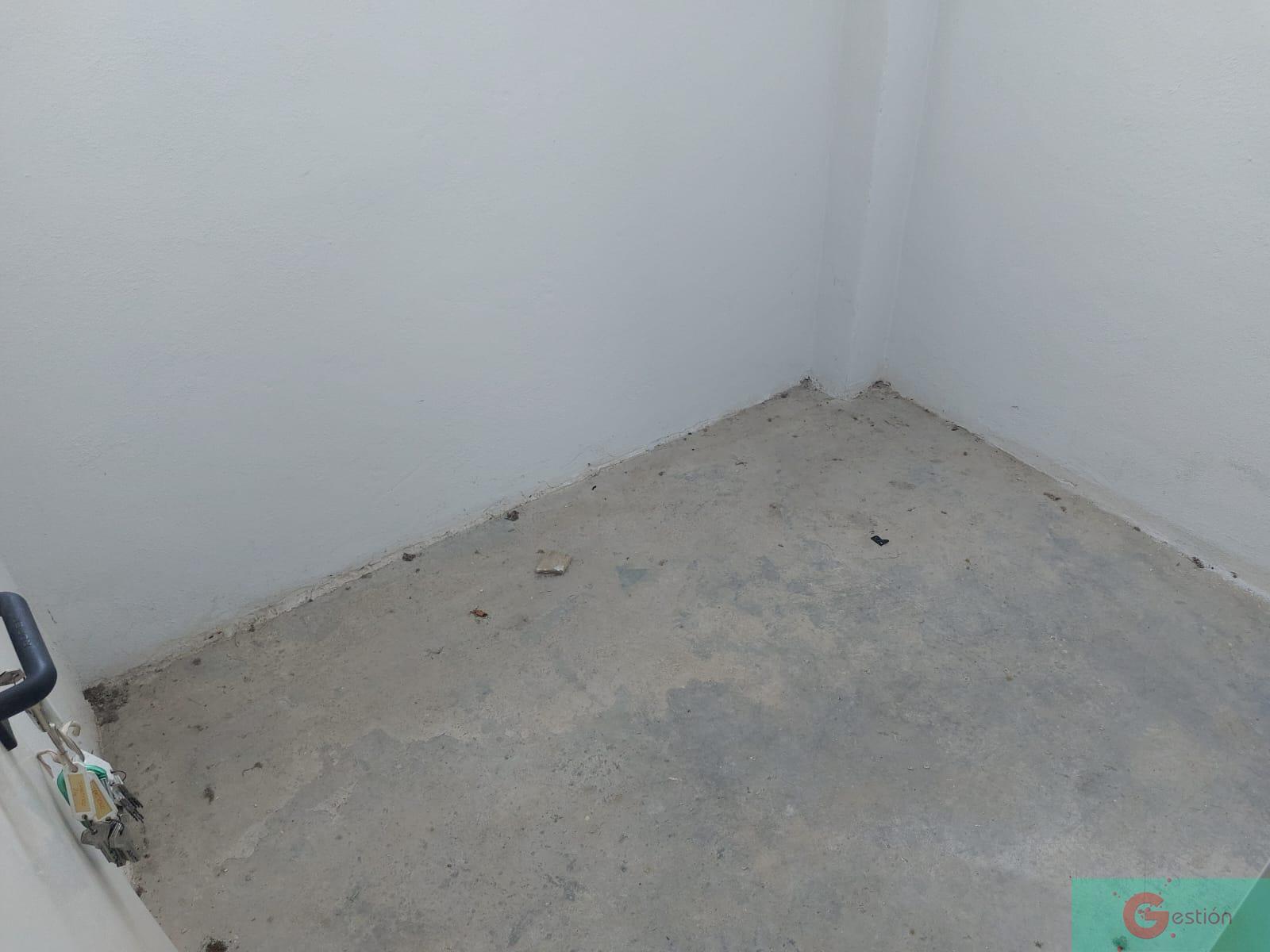 For sale of garage in Salobreña