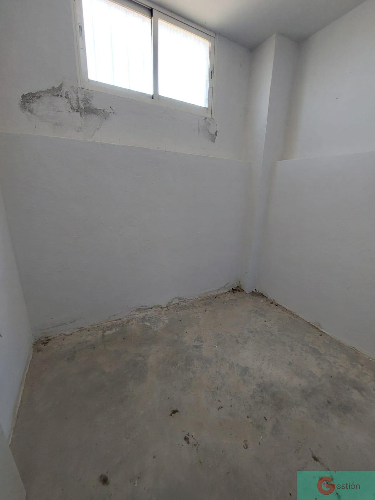 For sale of garage in Salobreña