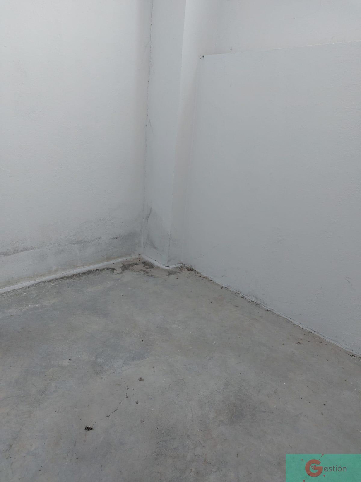 For sale of garage in Salobreña