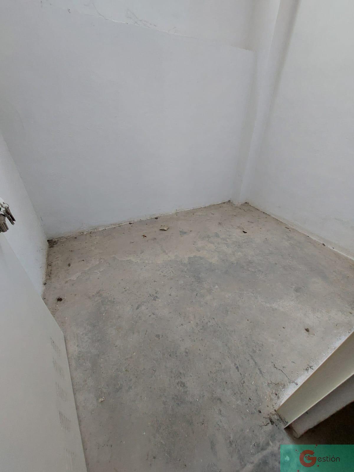 For sale of garage in Salobreña