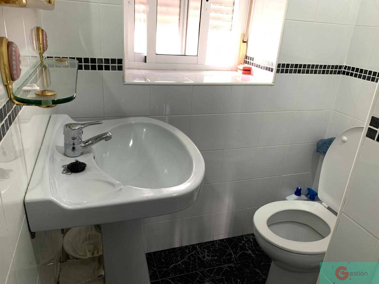 For sale of house in Salobreña