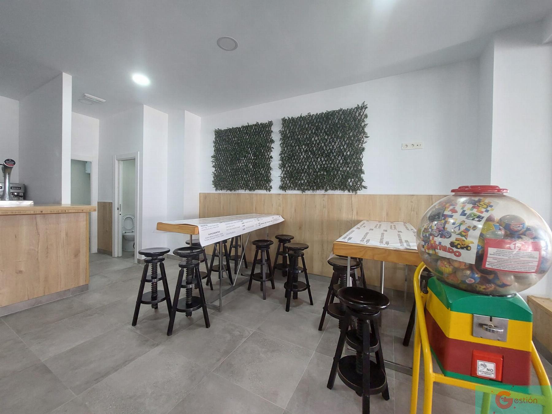 Venta de local comercial en Salobreña