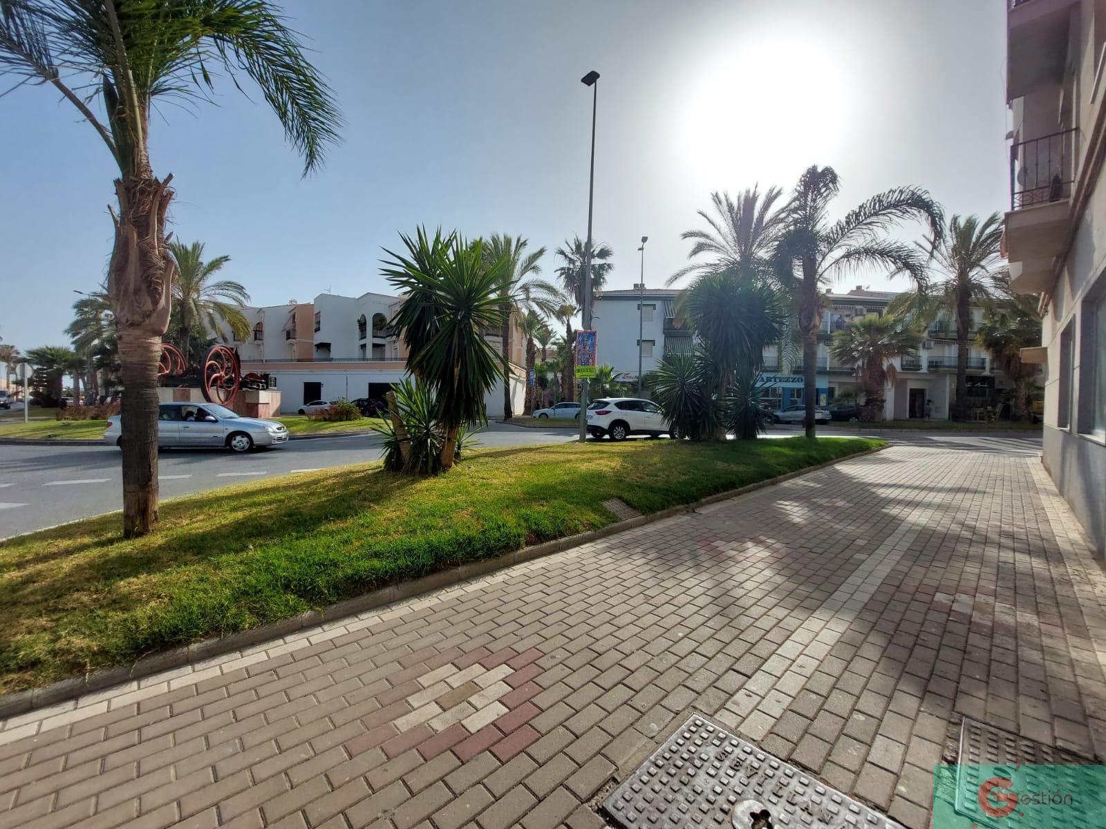 For rent of commercial in Salobreña