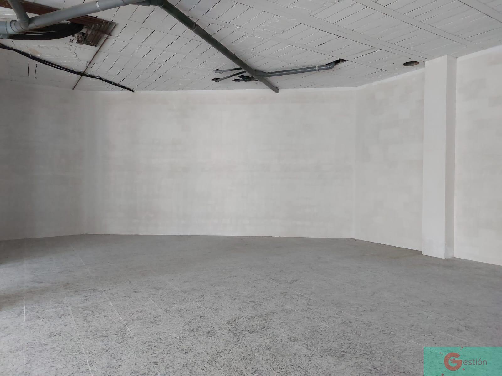 For rent of commercial in Salobreña