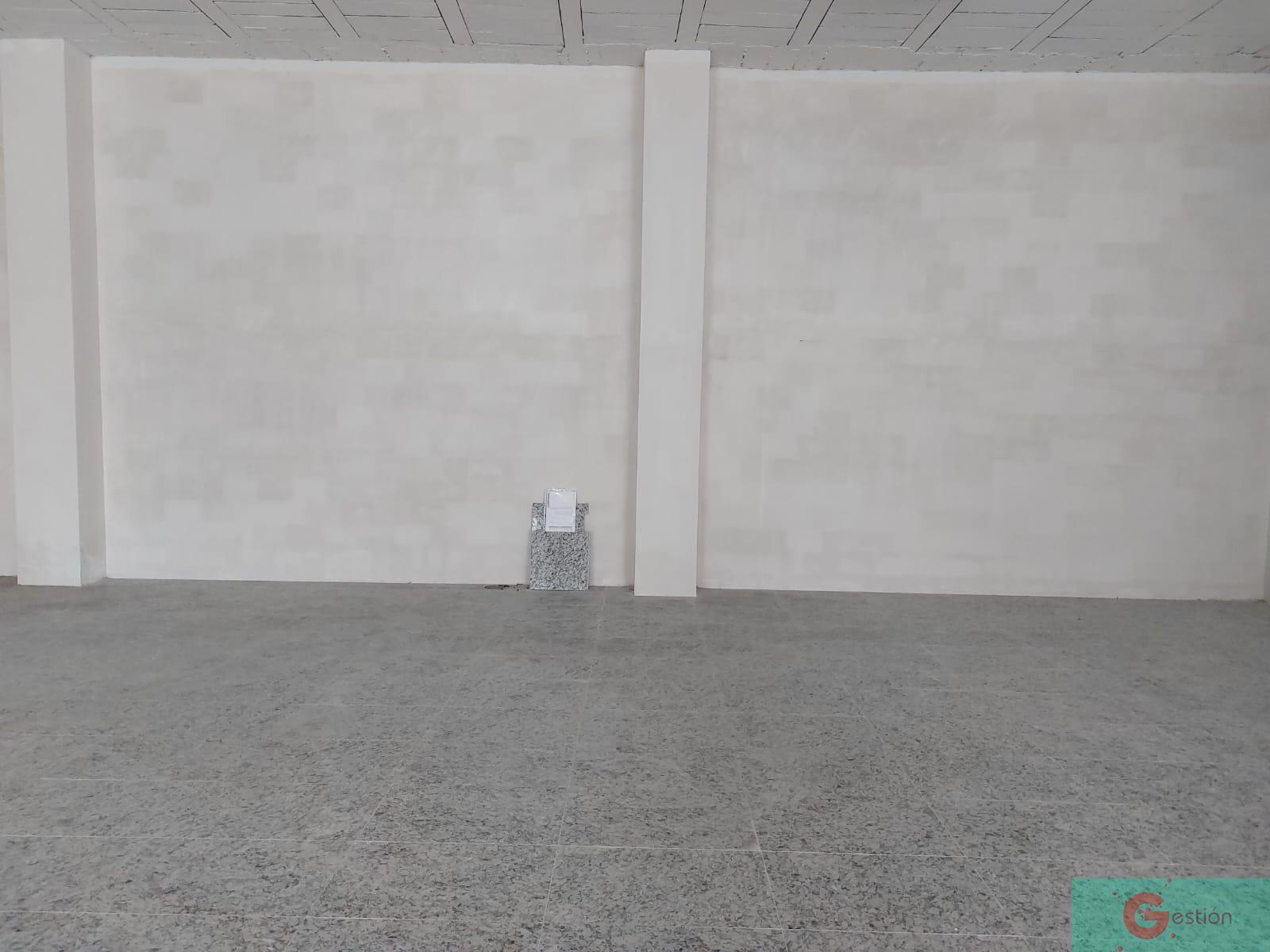For rent of commercial in Salobreña