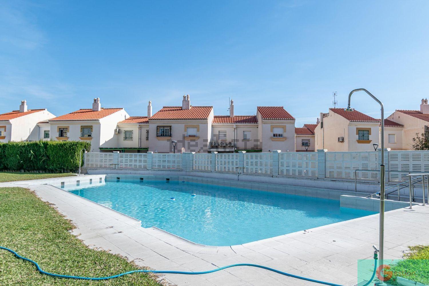 For sale of chalet in Salobreña