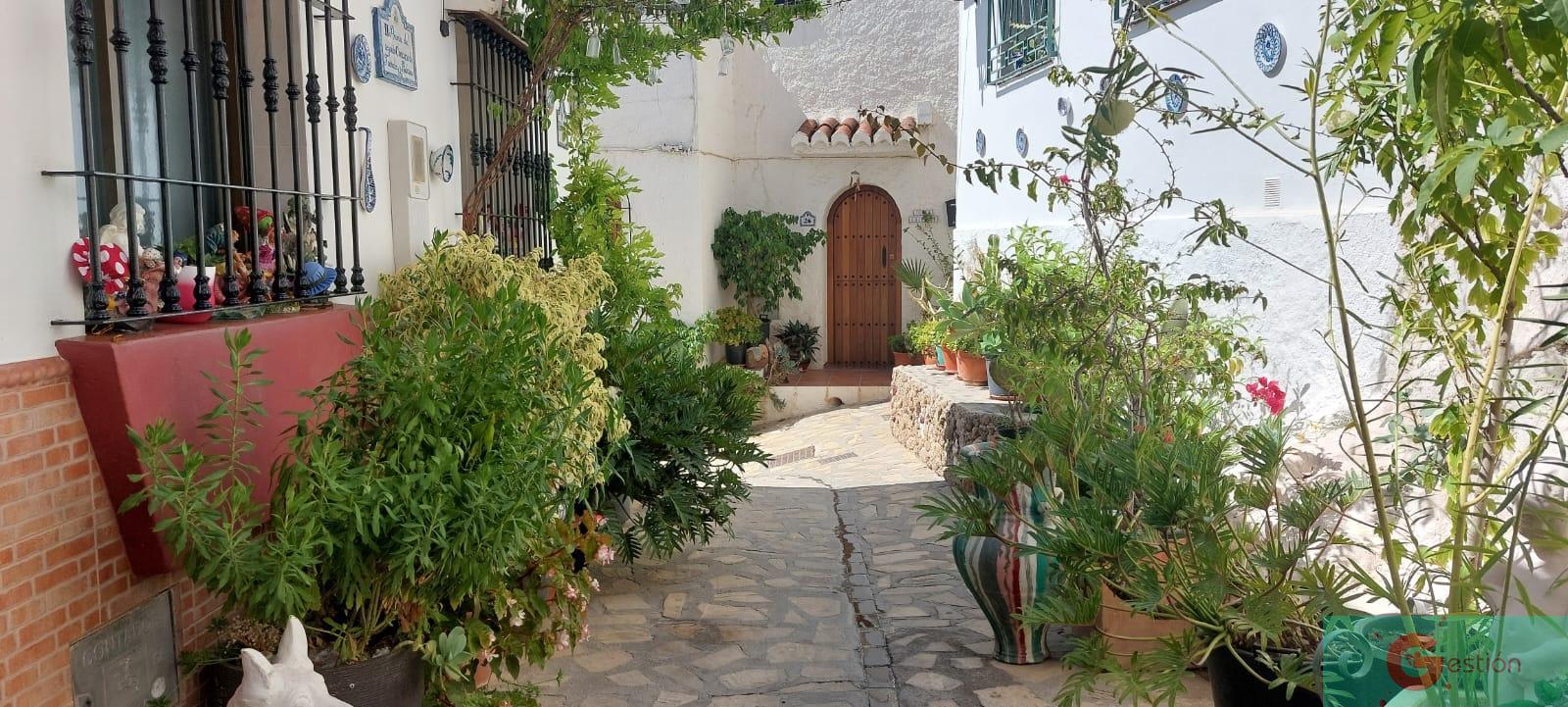 For sale of house in Salobreña