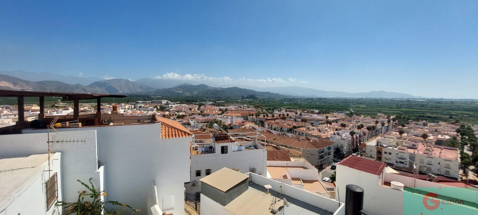 For sale of house in Salobreña