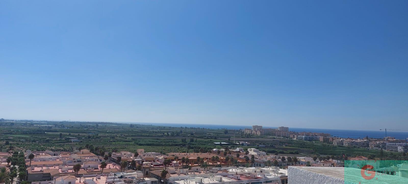 For sale of house in Salobreña