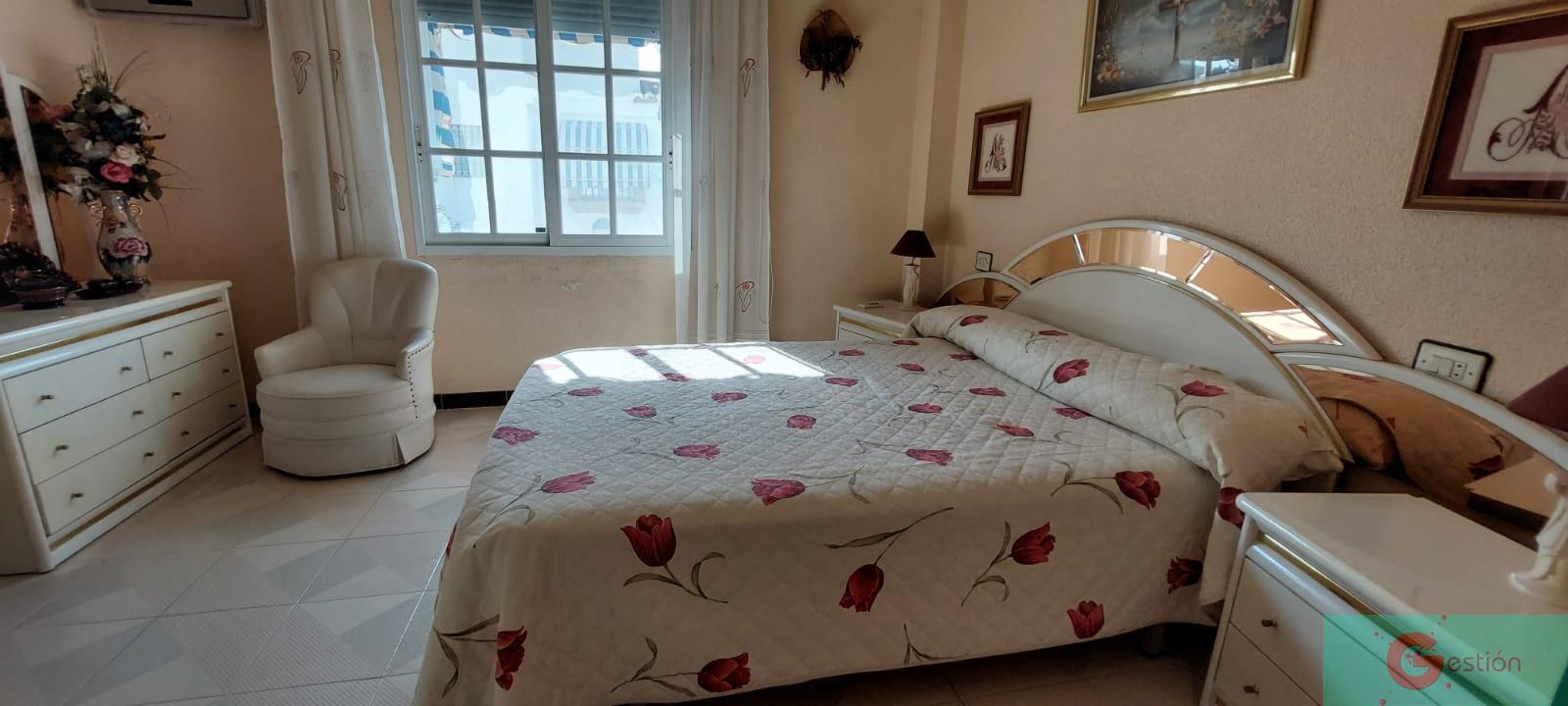 For sale of house in Salobreña