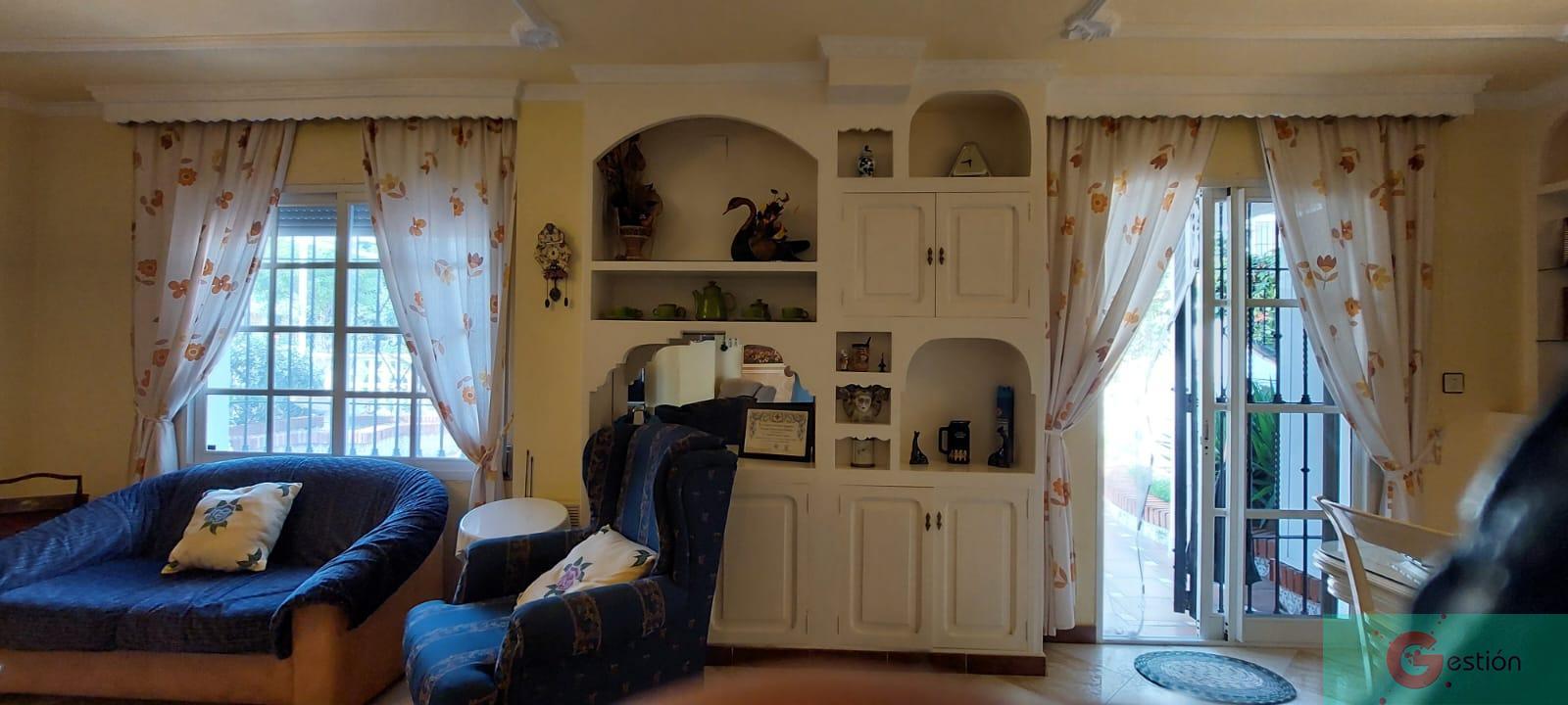 For sale of house in Salobreña