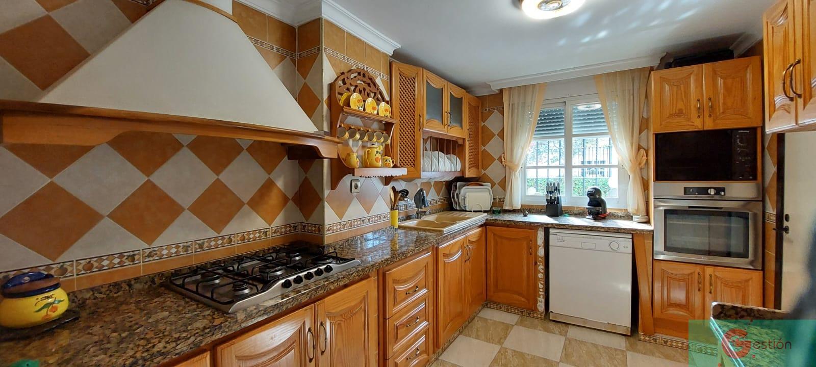 For sale of house in Salobreña