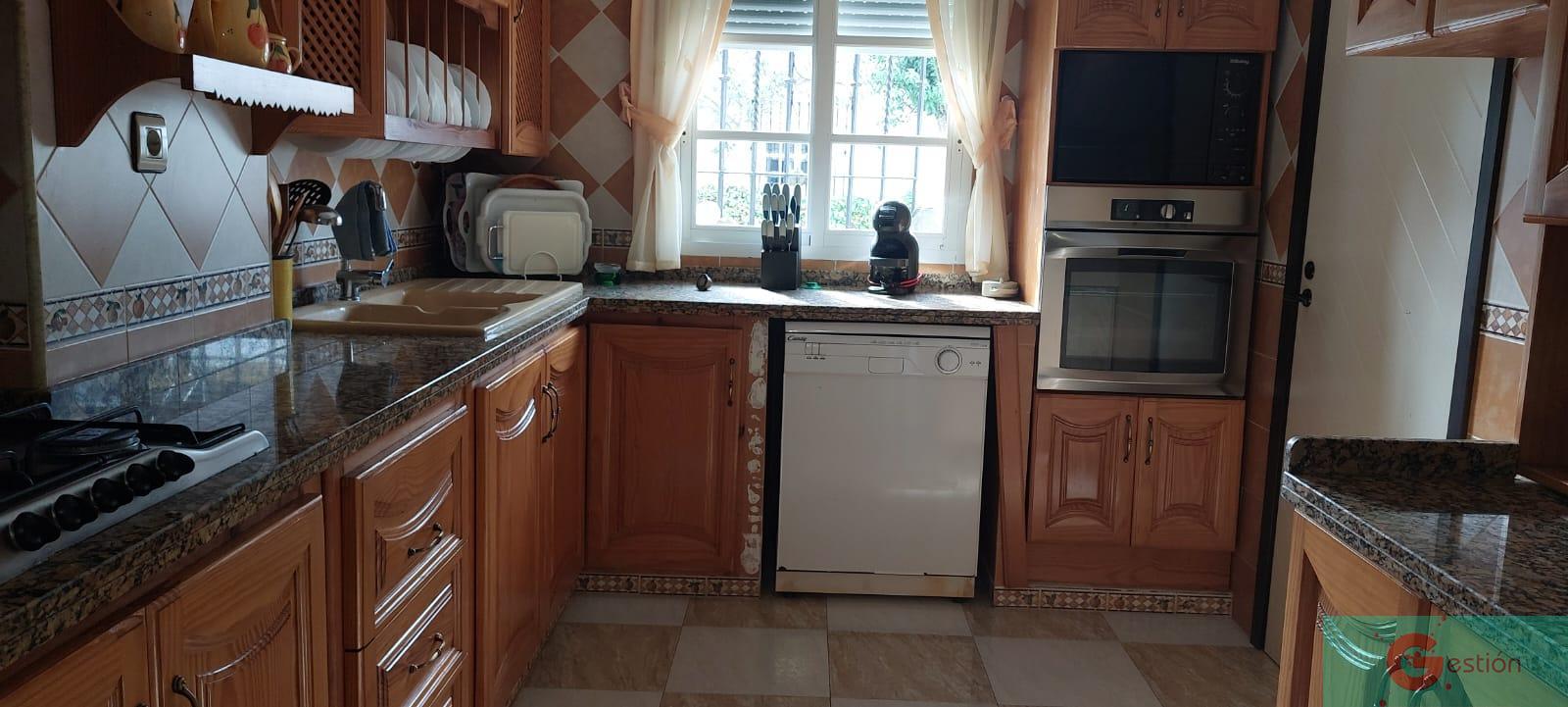 For sale of house in Salobreña