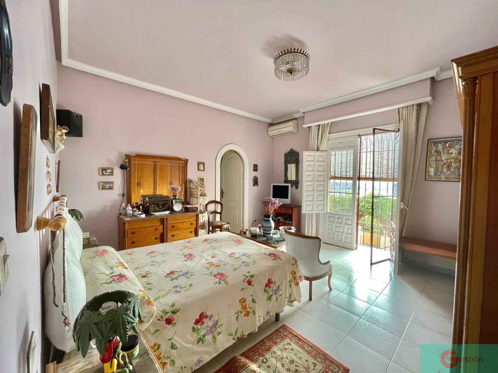 For sale of house in Salobreña