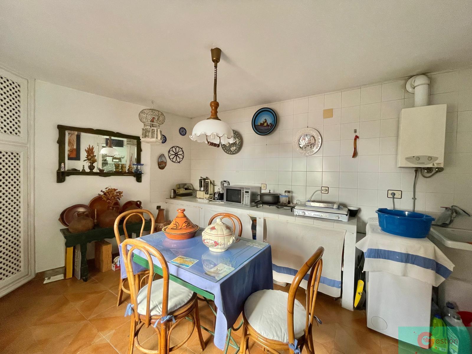 For sale of house in Salobreña