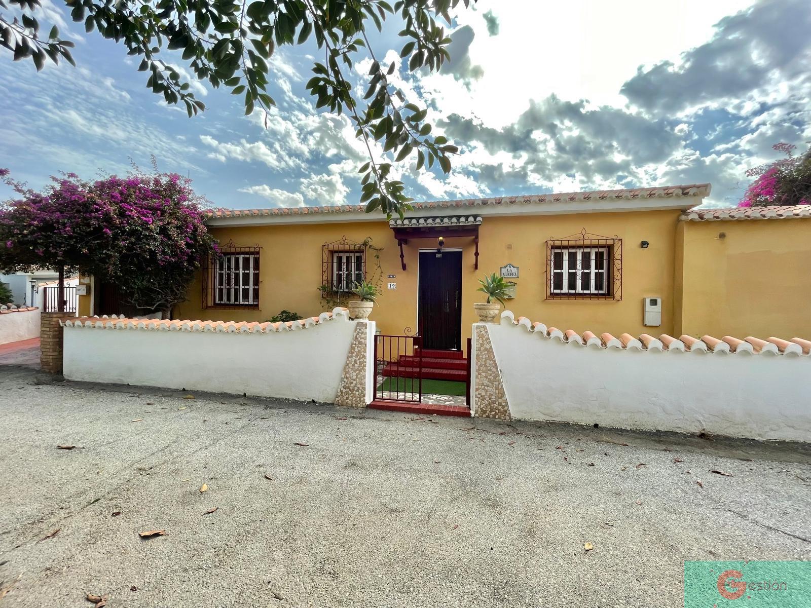 For sale of house in Salobreña