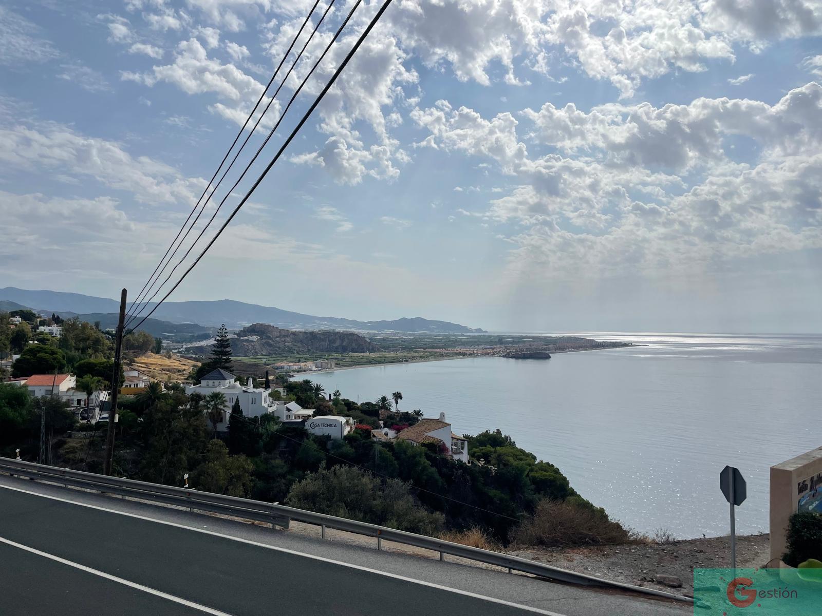 For sale of house in Salobreña