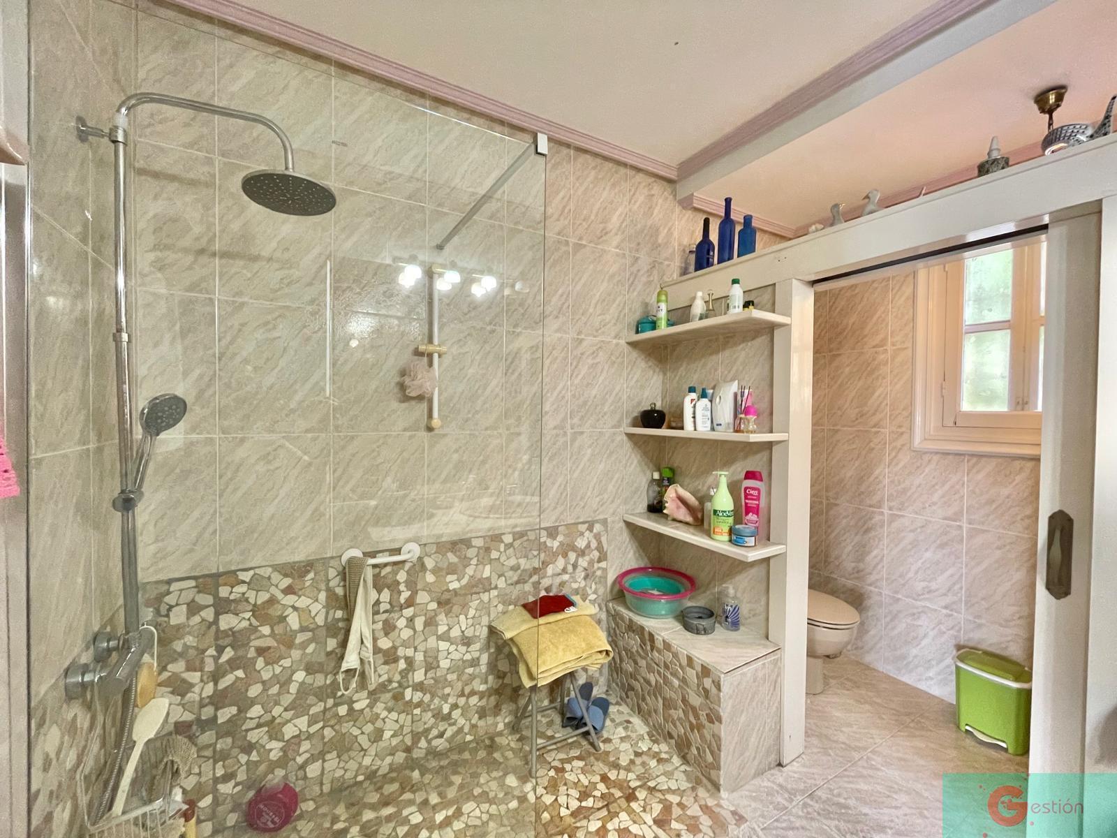 For sale of house in Salobreña