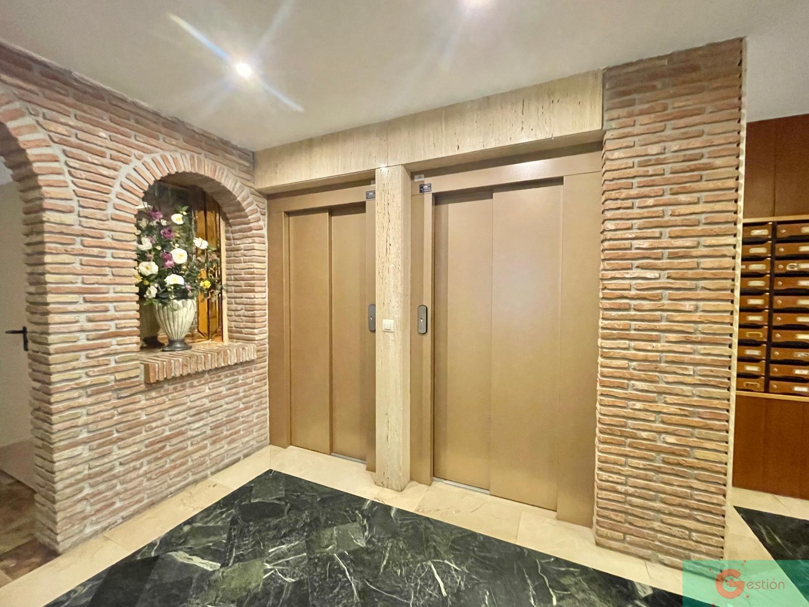 For sale of flat in Almuñécar