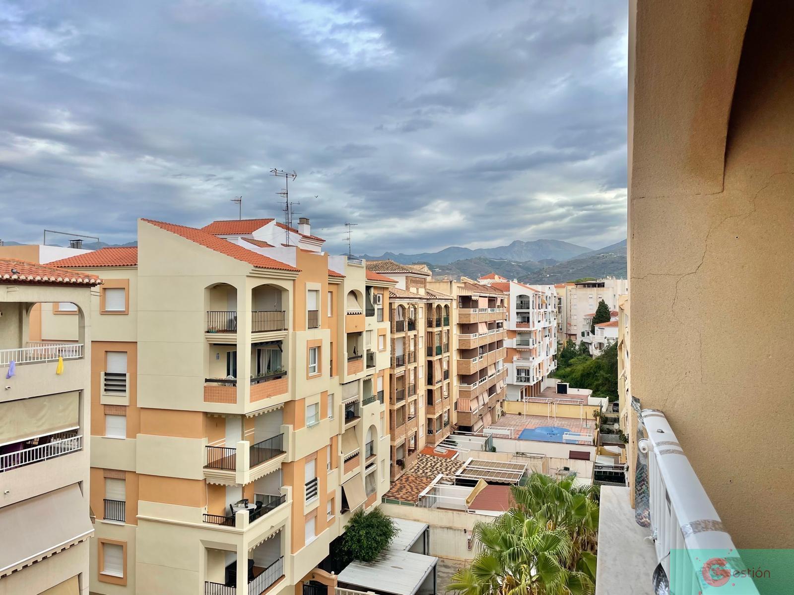 For sale of flat in Almuñécar