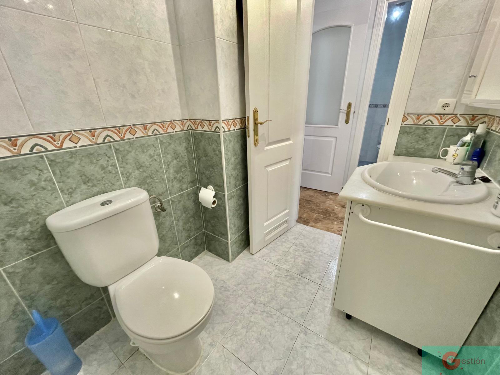 For sale of flat in Almuñécar