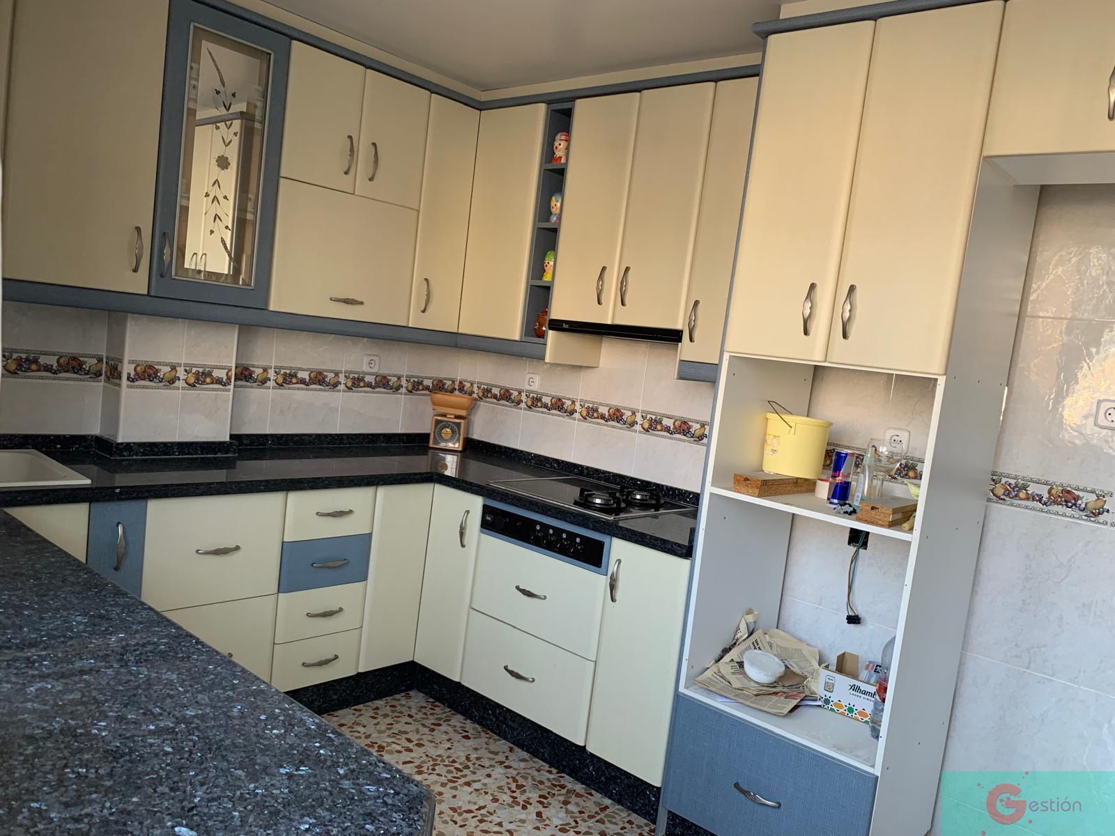 For sale of house in Salobreña
