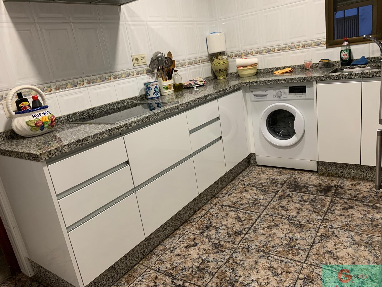 For sale of house in Molvízar