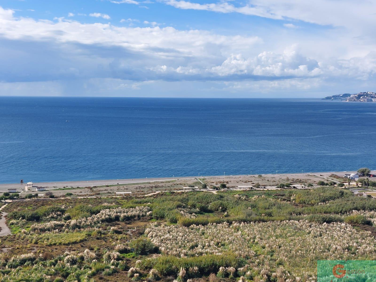 For sale of house in Salobreña