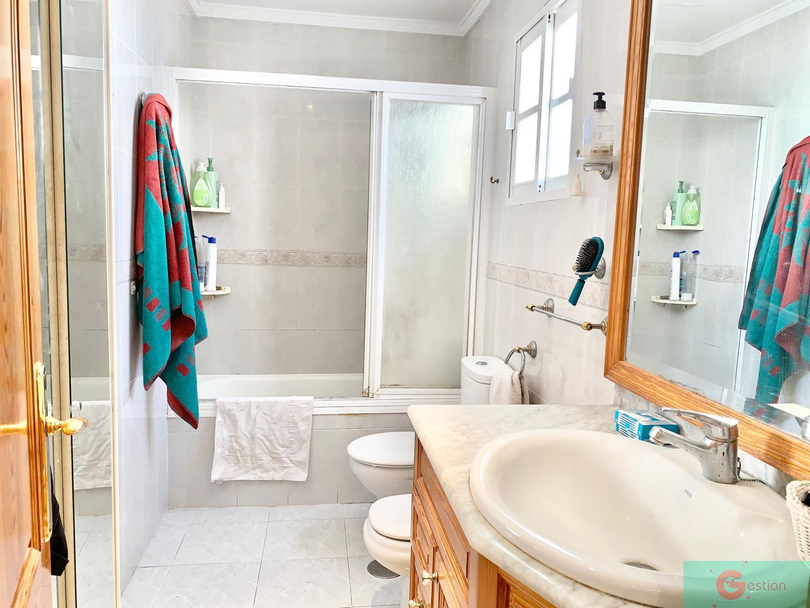 For sale of house in Salobreña