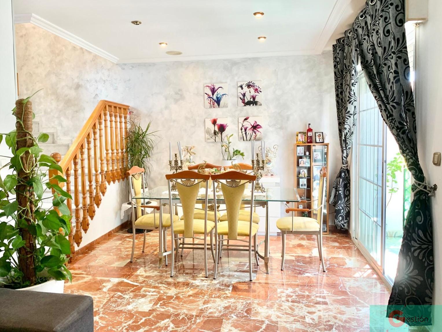For sale of house in Salobreña