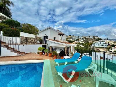 For sale of villa in Salobreña