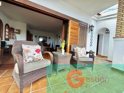 For sale of villa in Salobreña