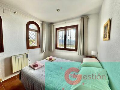 For sale of villa in Salobreña