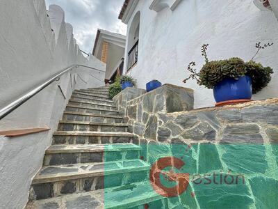 For sale of villa in Salobreña