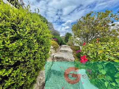 For sale of villa in Salobreña