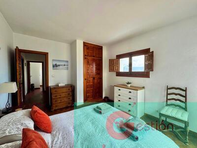For sale of villa in Salobreña