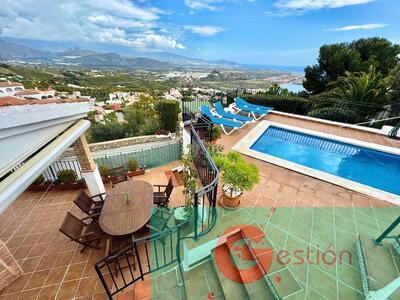 For sale of villa in Salobreña
