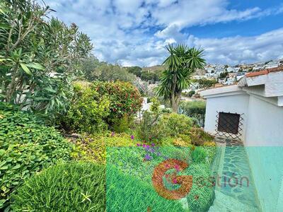 For sale of villa in Salobreña