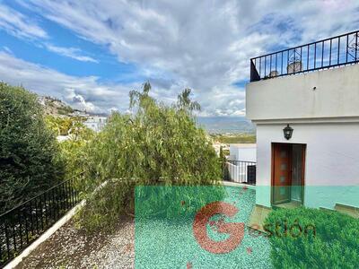 For sale of villa in Salobreña