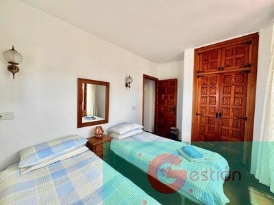 For sale of villa in Salobreña