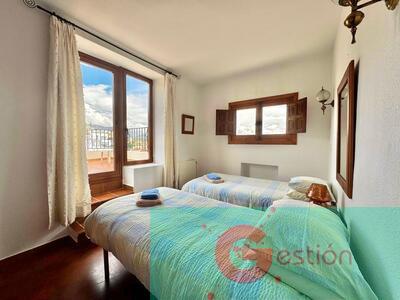 For sale of villa in Salobreña