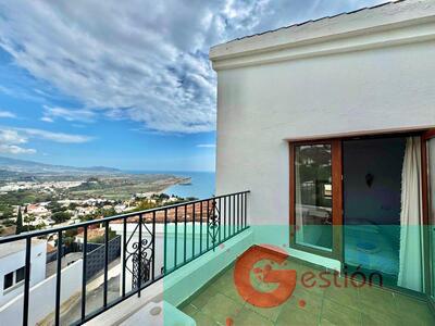 For sale of villa in Salobreña