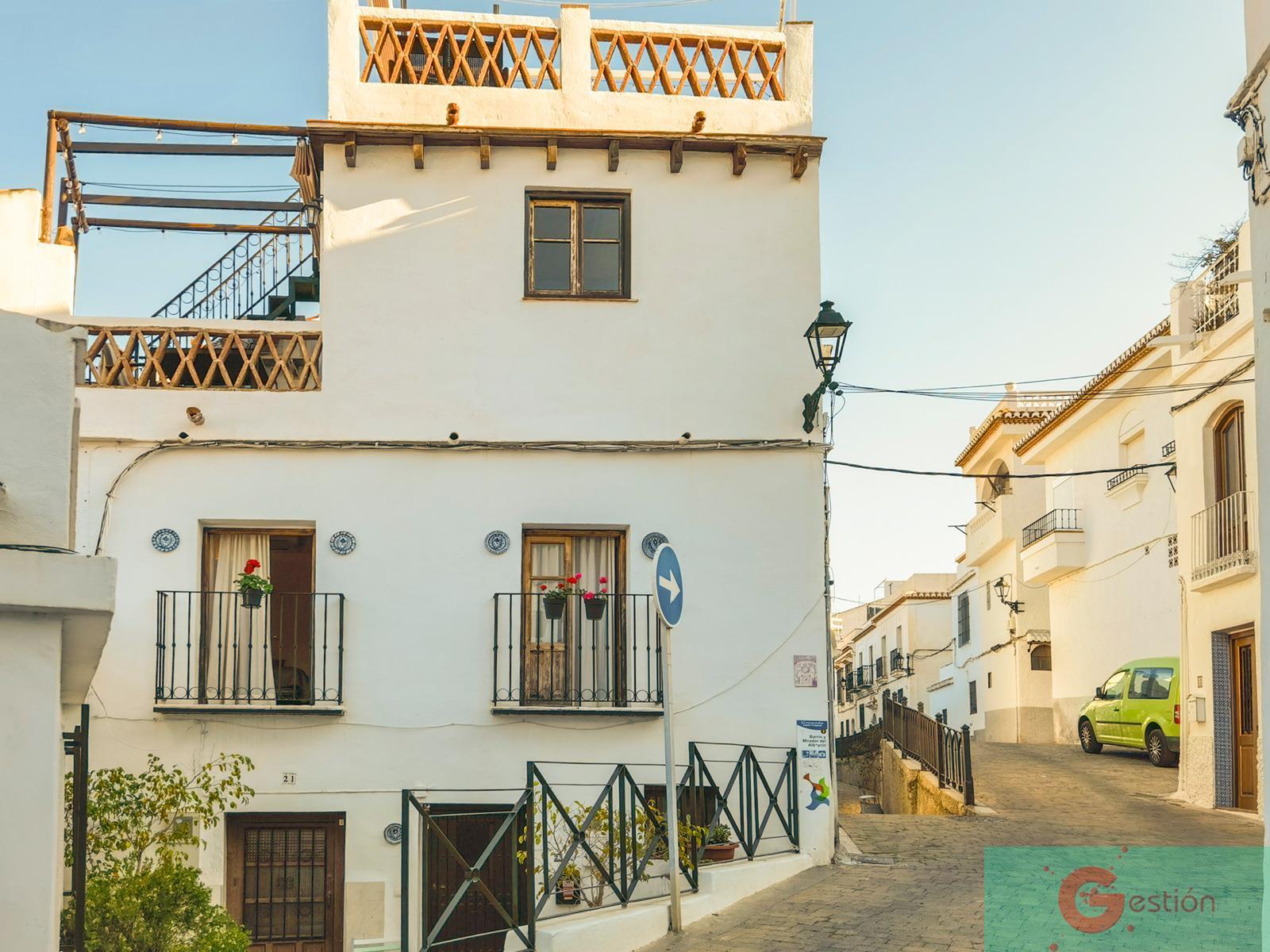 For sale of house in Salobreña