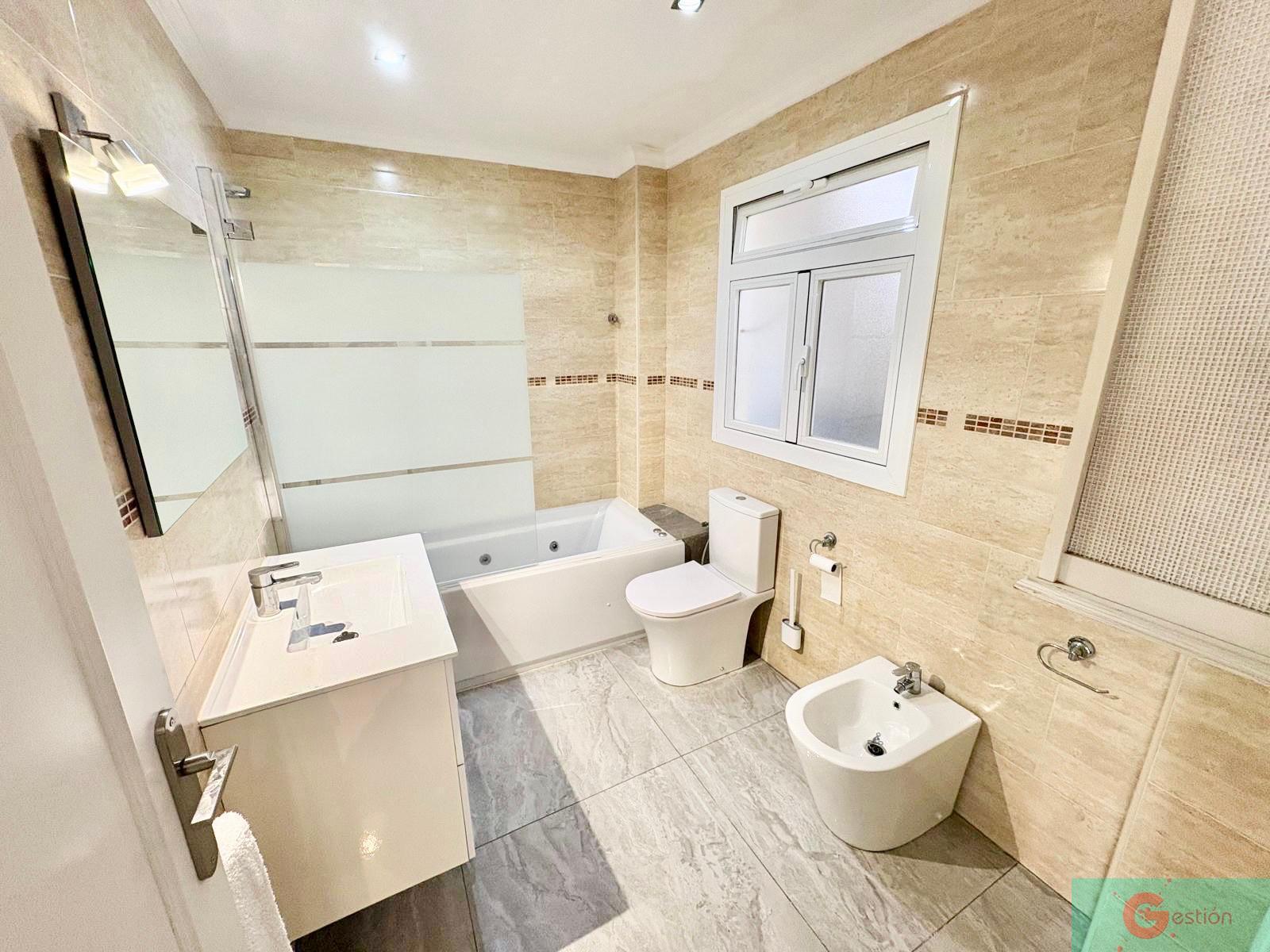 Venta de casa en Salobreña