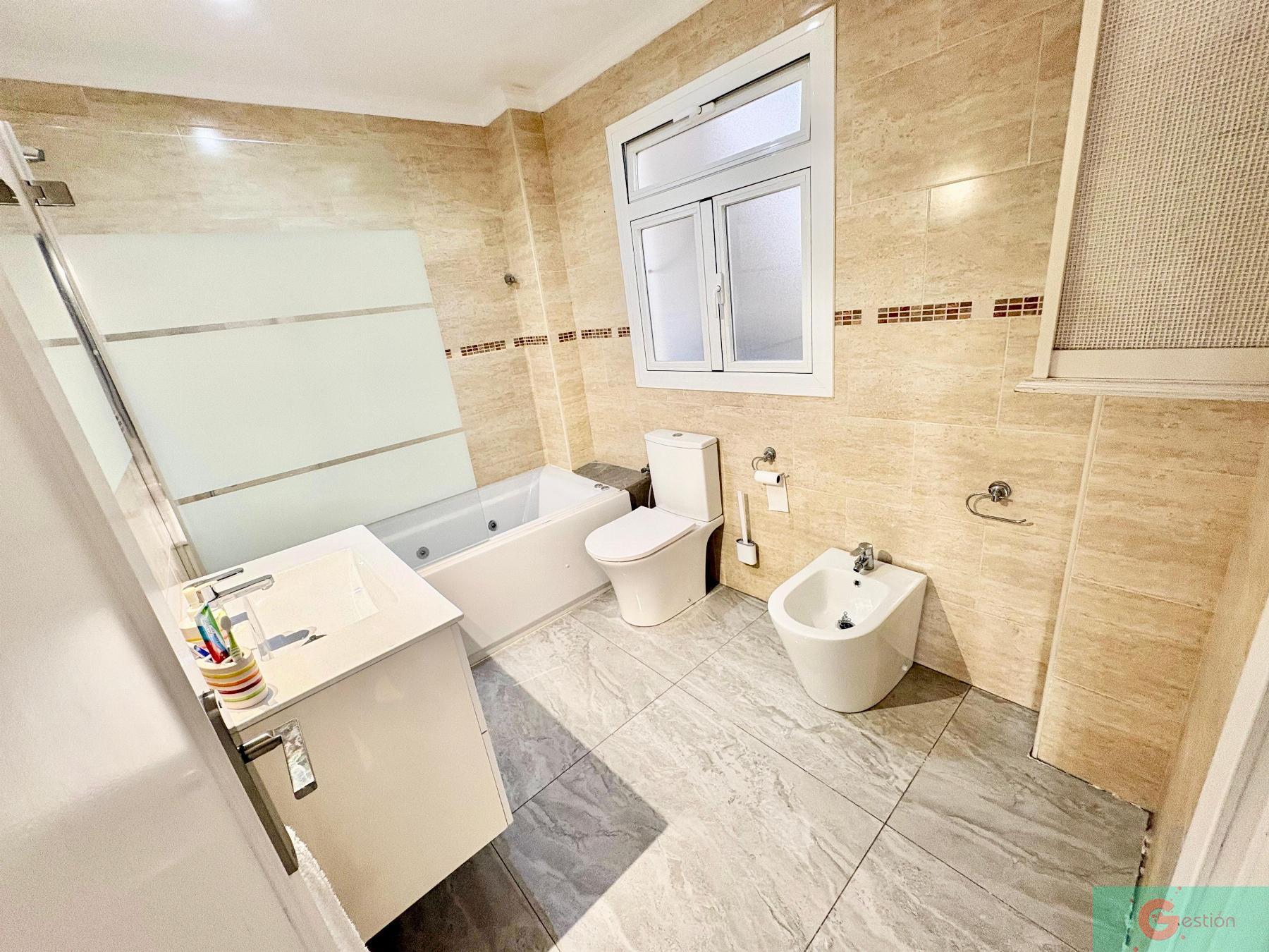 Venta de casa en Salobreña