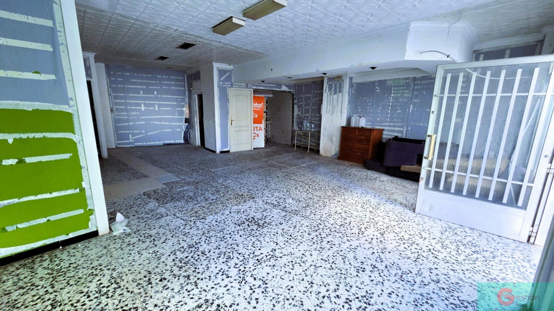 Venta de local en Salobreña